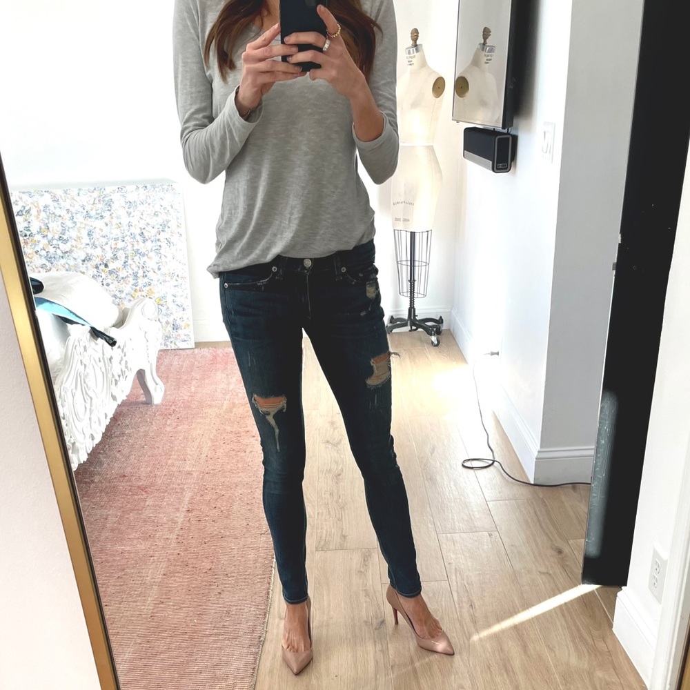Rag & Bone distressed blue jeans size 24